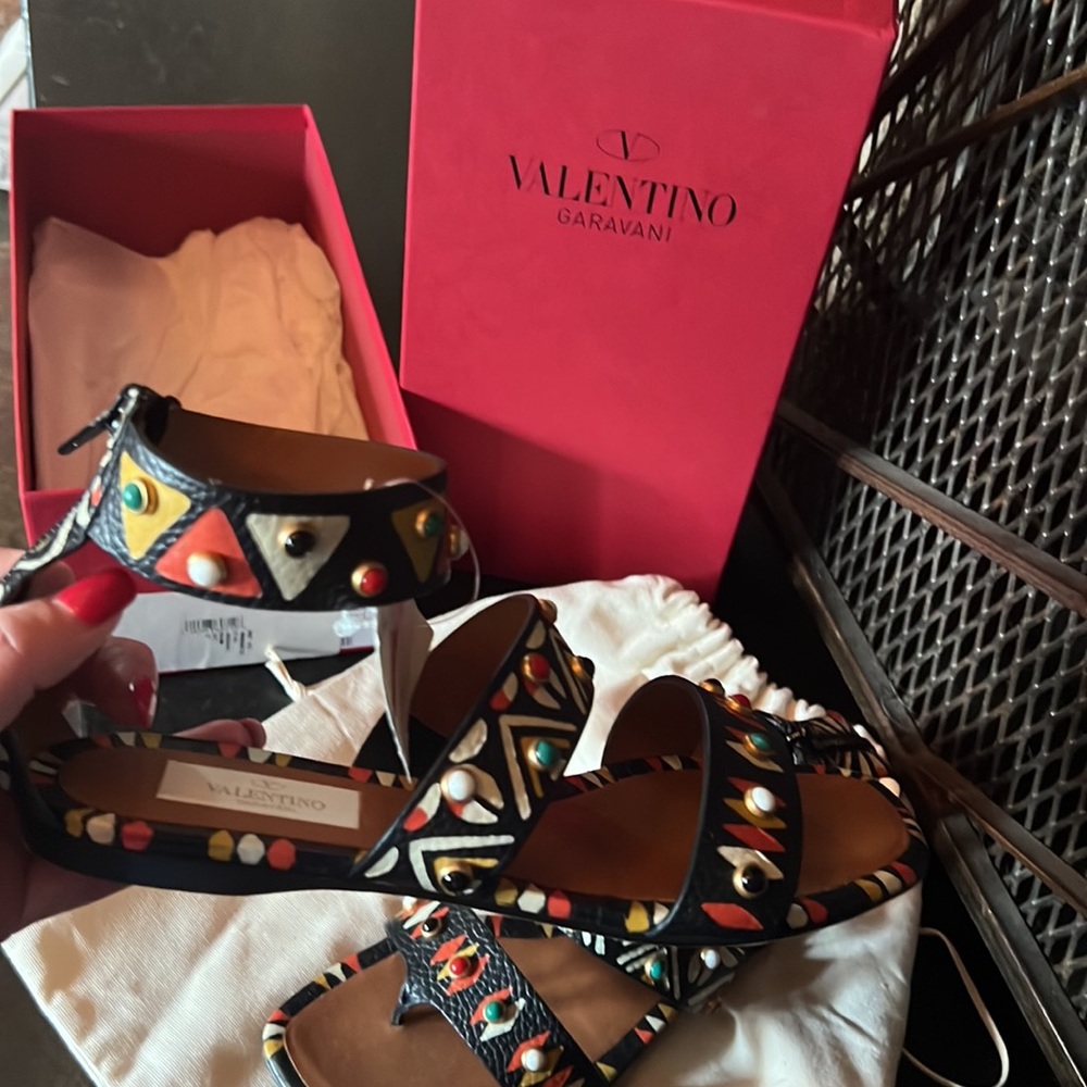 Valentino Sandal NWT SUPER CUTE